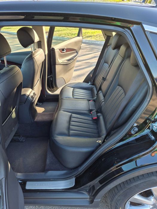 Продаю Infiniti QX50 2017