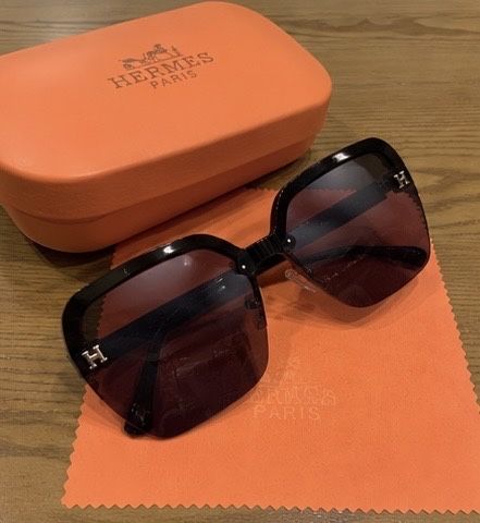 Солнцезащитные очки Hermes