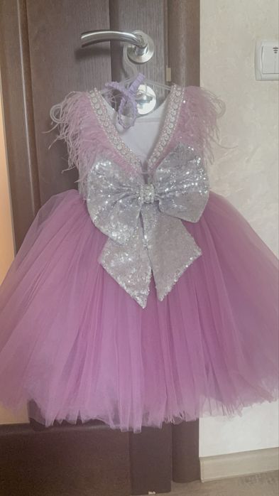 Нарядна плаття на один рік