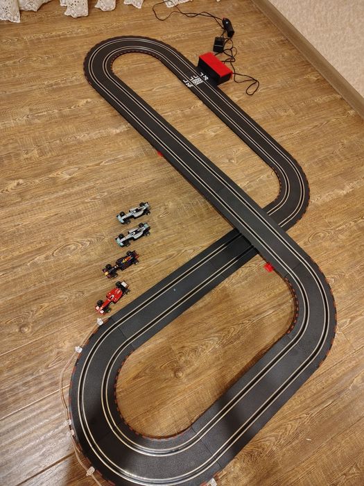 Автотрек Carrera GO!!! Champions F1 - Розширений Набір (4 Машинки, 6 П