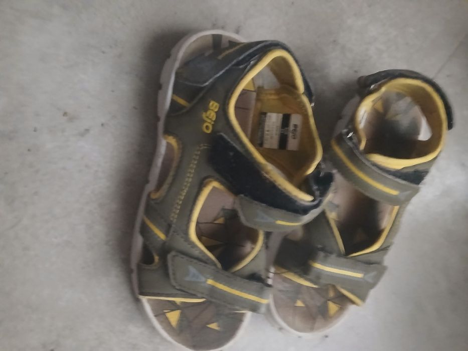 Chłopięce sandały Bejo stan bdb r.33