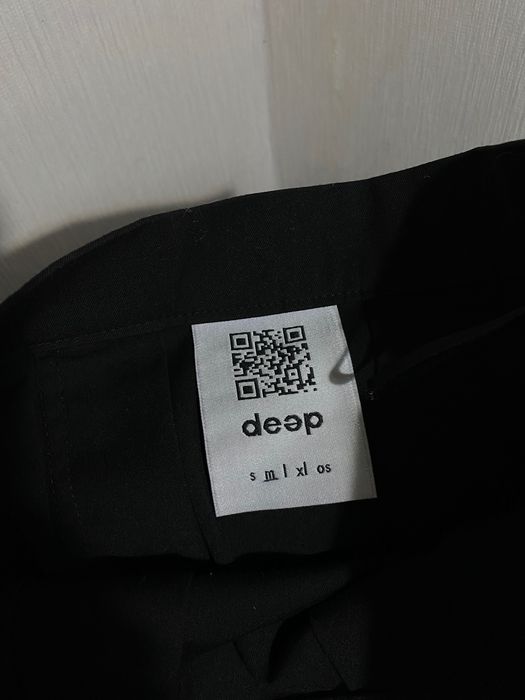 Чорна спідничка в стилі 2000-х. Український бренд Deep