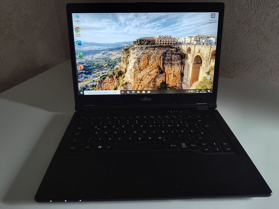 Ноутбук Fujitsu lifebook e449 i3 8130u/8gb ddr4/SSD m2 128gb