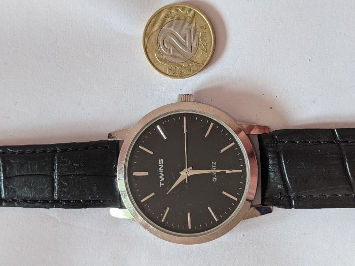 Elegancja z TWINS: Czarna Tarcza, Stal, Nowa Bateria!