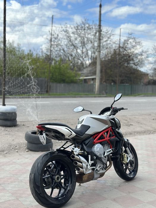 MV Agusta Brutale 800
