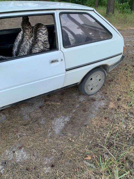 Заз таврія 1102.