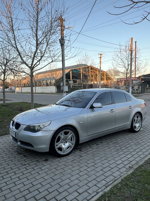 Продам BMW E60 2005 год 2.5газ бензин  автомат оформление через дию