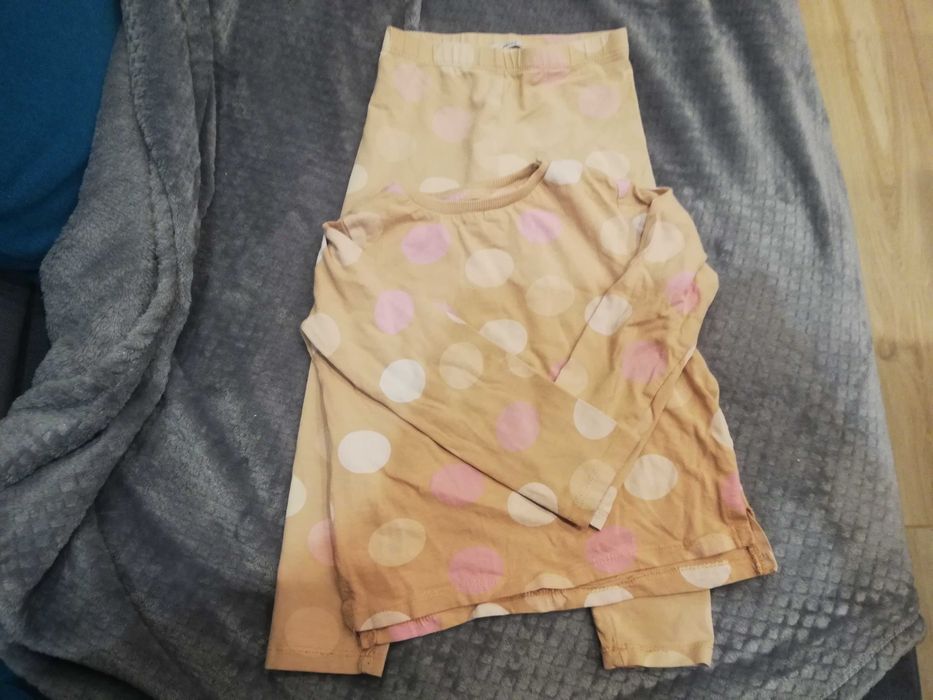 Zestaw bluzeczka i leginsy rozmiar 110 w kropki