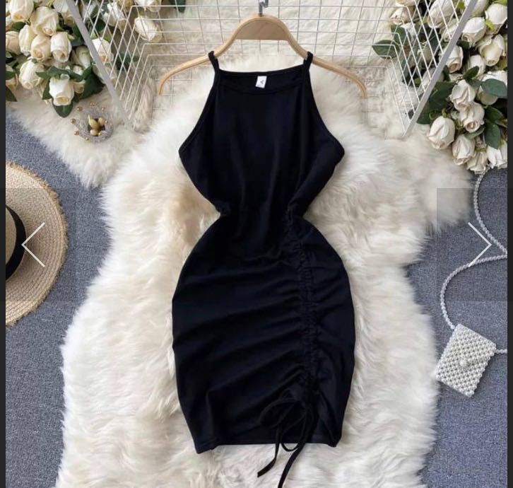 Чорна сукня. Довжина  регулюється