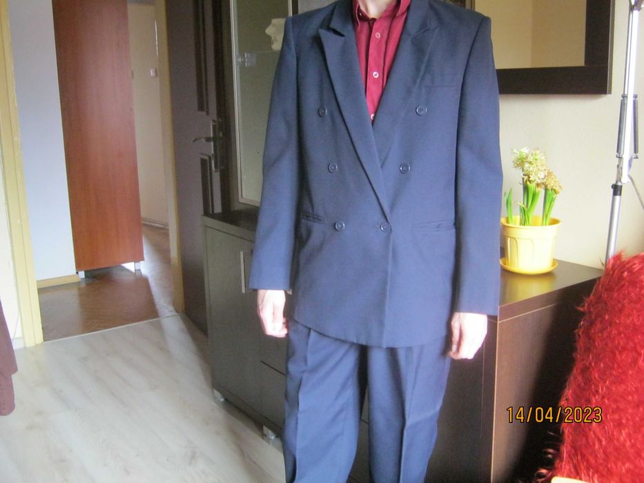 Garnitur ze spodniami,granatowy,uzyty 3 razy