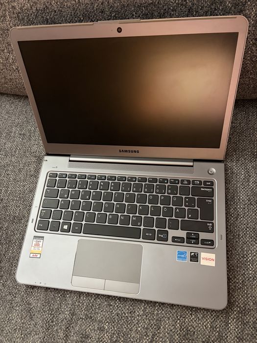 Laptop Samsung / Model : NP535U3C