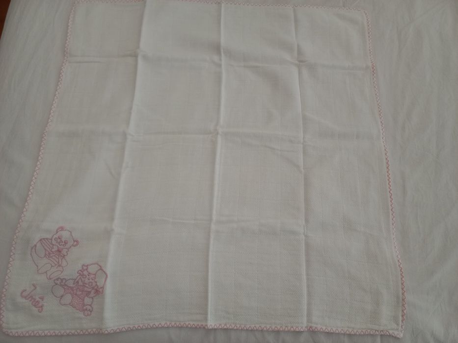 Fraldas com o nome bordado (Inês e Joãozinho)