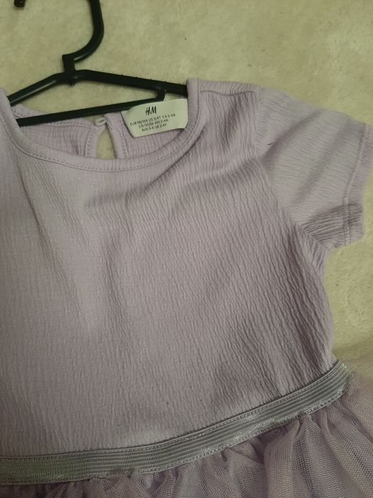 Sukienka 98/104. Marka H&M. Doskonała na bal jak i Na co dzień jak i