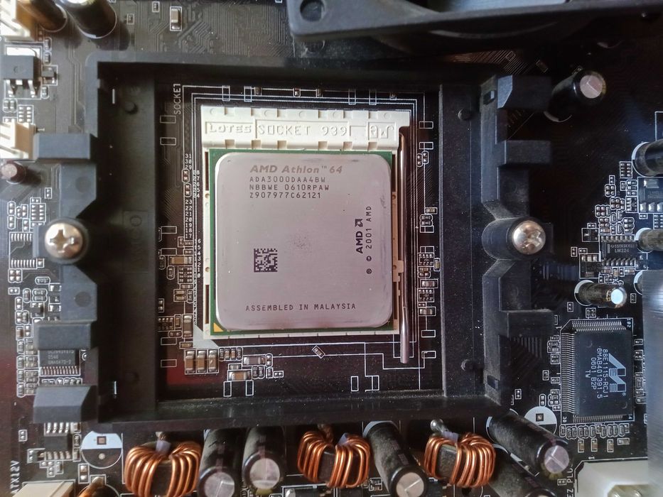 Системный блок. Windows7,Atlon 64_3000,1.81GHz,200Gb,DDR 2,5Gb.