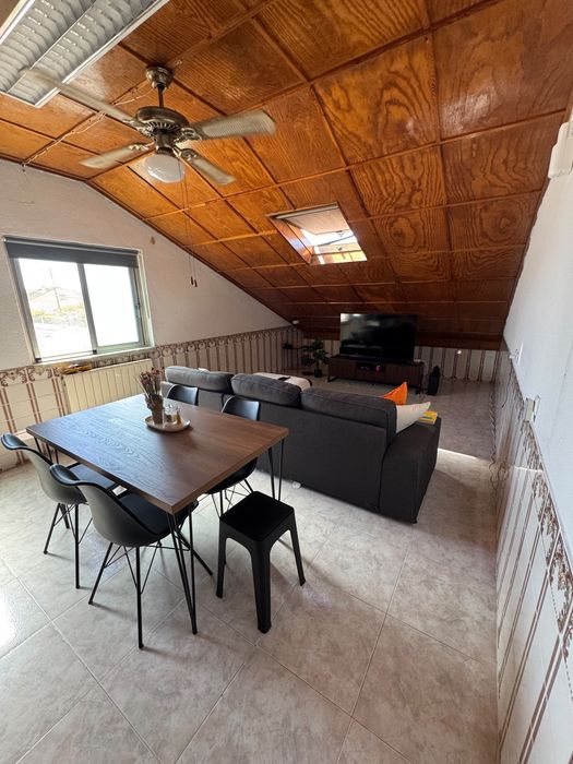 T2 com Terraço | Quinta do Conde | 1.000€ | Disponível 05/10