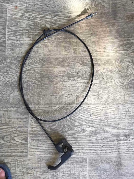 Трос капота Фольксваген Т-4 с ручкой
