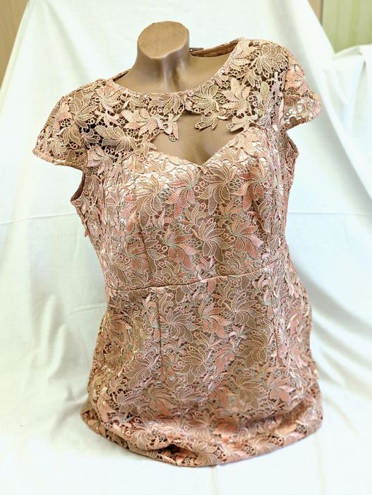 Святкова мереживна сукня 44-46 розмір