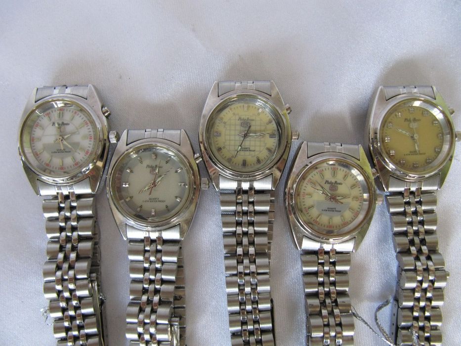 Часы Philip Persio Сингапур новые, кварцевые, женские