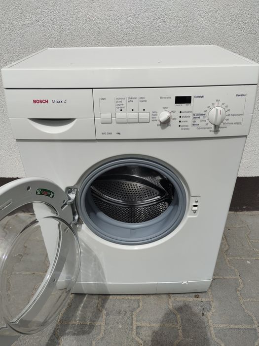 Пральна машина BOSCH МАХХ  4 kg  з Європи.вузька 40 см. Класний стан