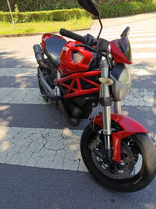 Ducati Monster procura novo dono