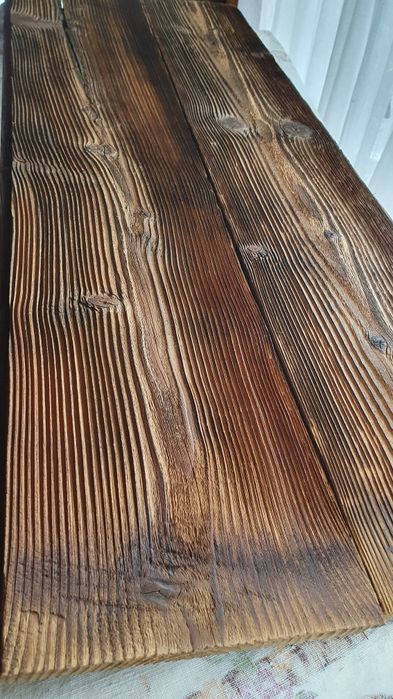 Stare stuletnie deski.