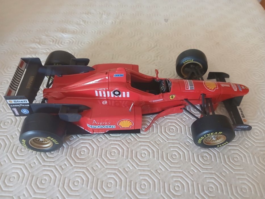Miniatura F1-Ferrari F310-M.Shumacher