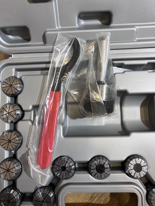 Jogo de Pinças ER40 com Mandril e Chave (Novo/Embalado)