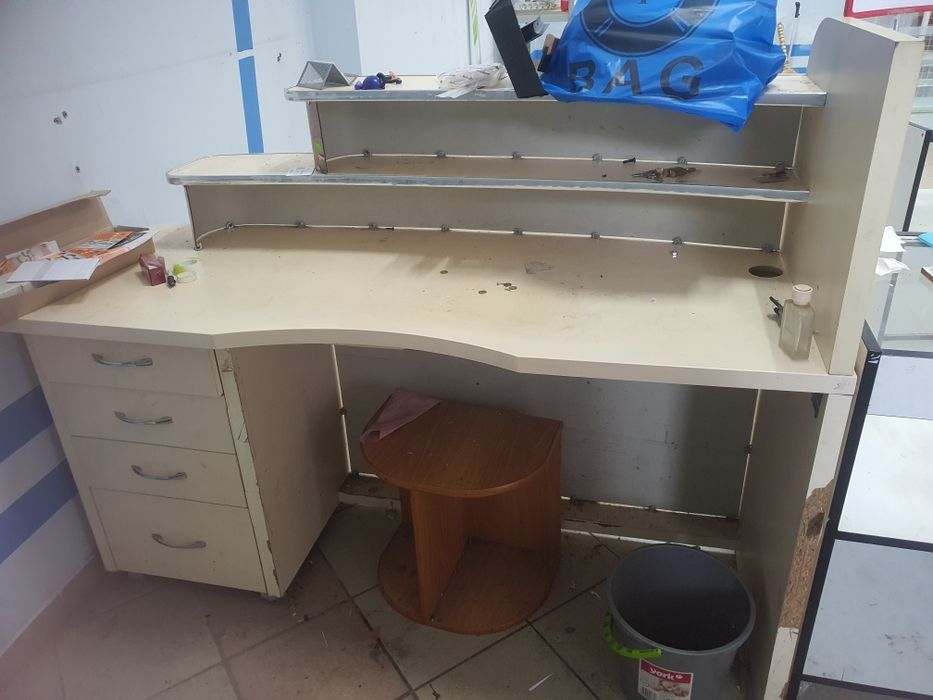 Рецепція стіл у магазин