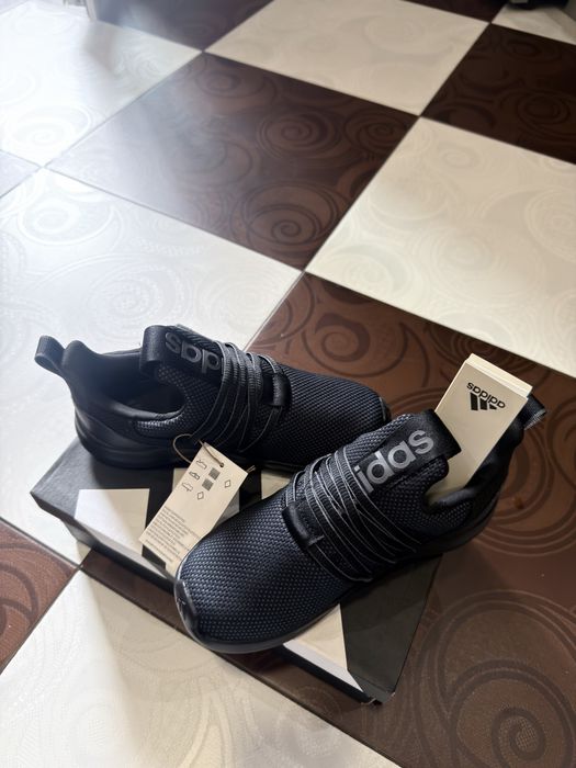 Нові дитячі кроссівки  adidas