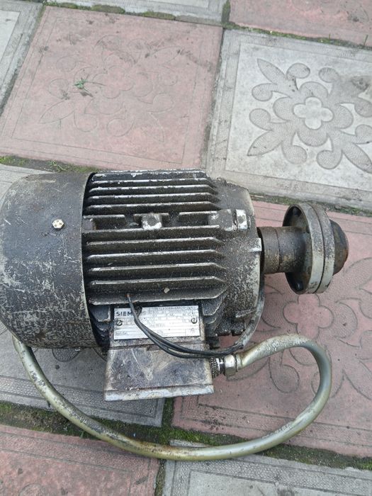Продам електродвигун сіменс