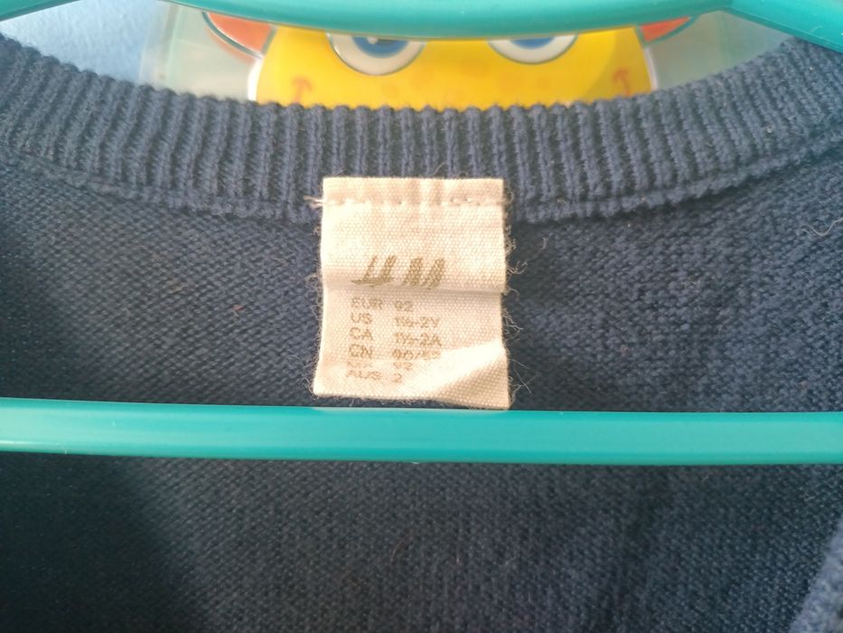 Rozm 92 H&M Sweterek w gwiazdki
