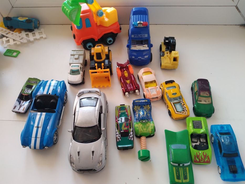 Маленьких машинки