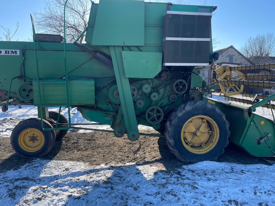 Продам комбайн Volvo - 800