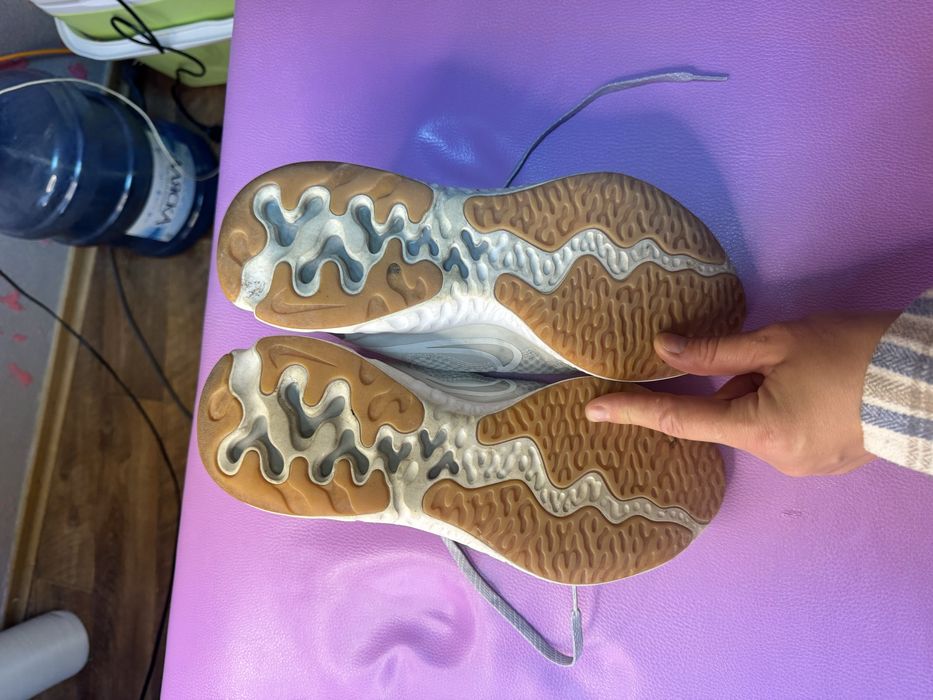 Кросівки Nike Renew Run 2 розмір 42,5