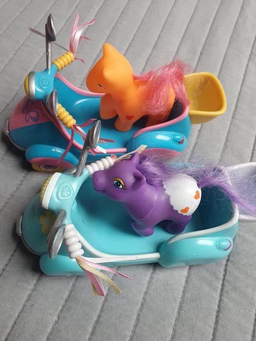 Zestaw konikow i skutery