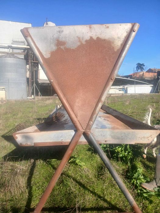 Manjedoura para Bovinos