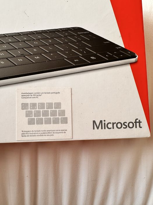 Wedge Mobile Bluetooth Keyboard with Stand64751676180355122