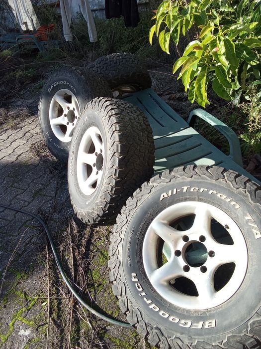 Conjunto jantes Italianas 4x4 e pneus 31/10.50R15LT  BF GOODRICH 109S