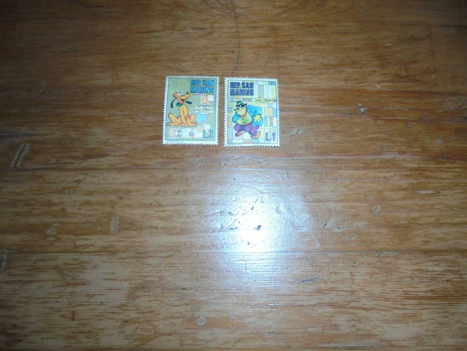 Dwa znaczki Rep. San Marino z bajek Disneya s 7