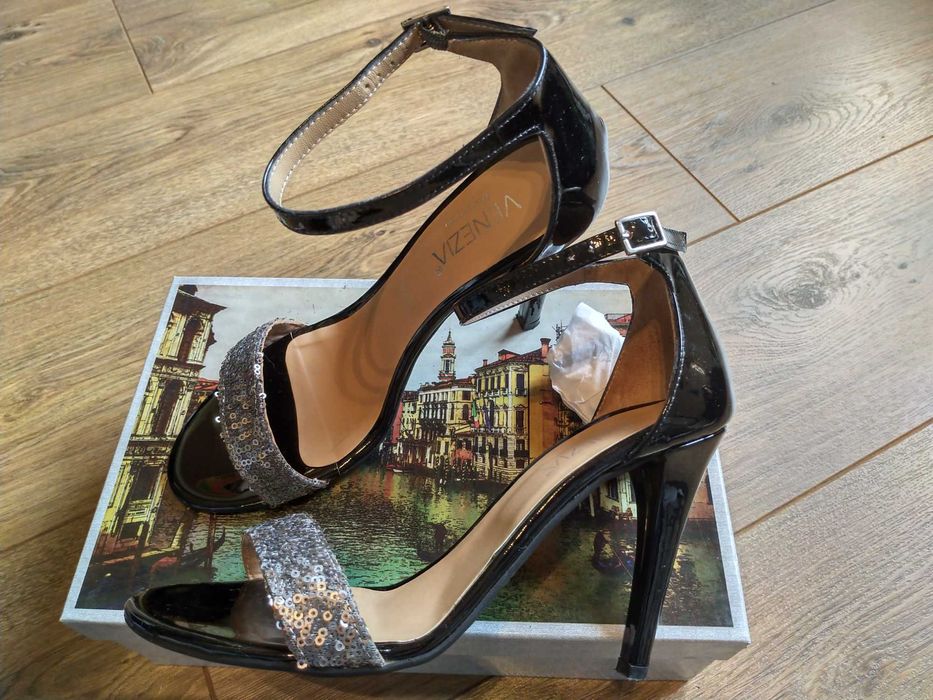 Venezia czarne lakierowane sandałki R.38 jak NOWE