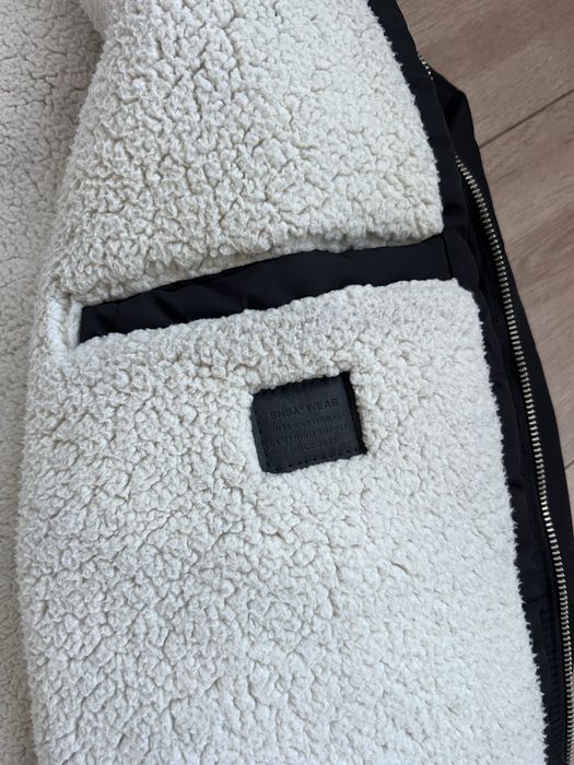 Чоловічий бомбер Sinsay з хутром шерпа, чорний