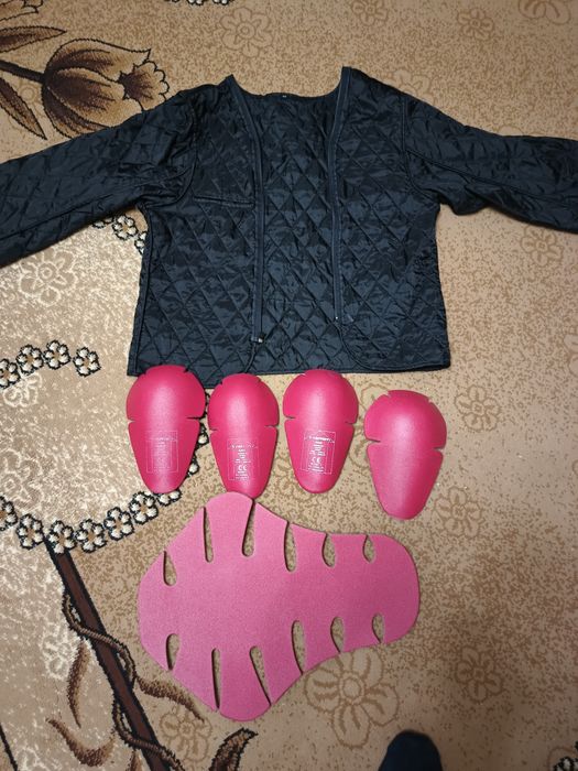 Продам мото куртку жіночу розмір L