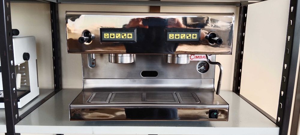 ### **Máquina de Café Profissional 2 Grupos - Alina by LaCimbali **