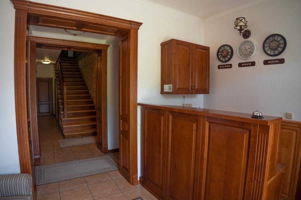 Продається будинок у серці Карпат зі СПА та критим басейном