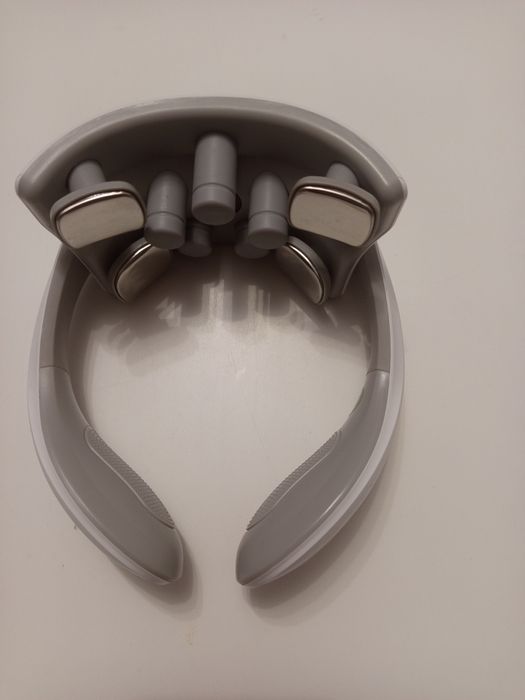 Masażer szyi i karku