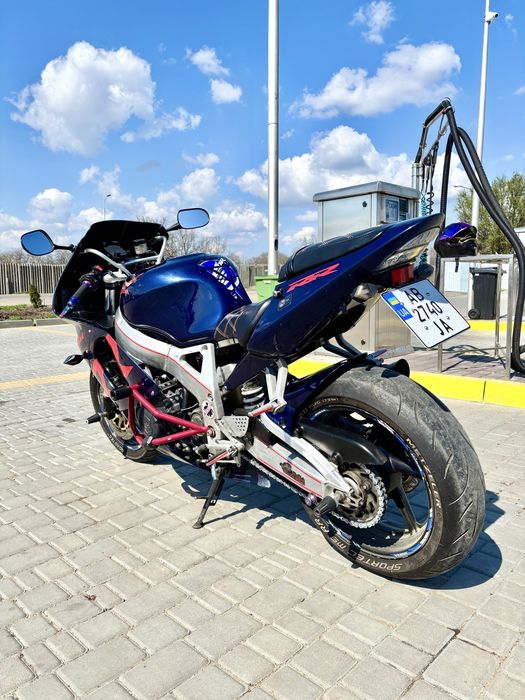 Honda CBR 900RR FireBlade, 1999 рік