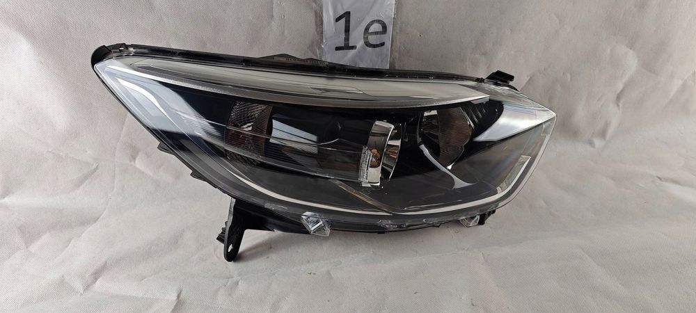 renault captur i lift reflektor prawy lampa prawa 260100947r
