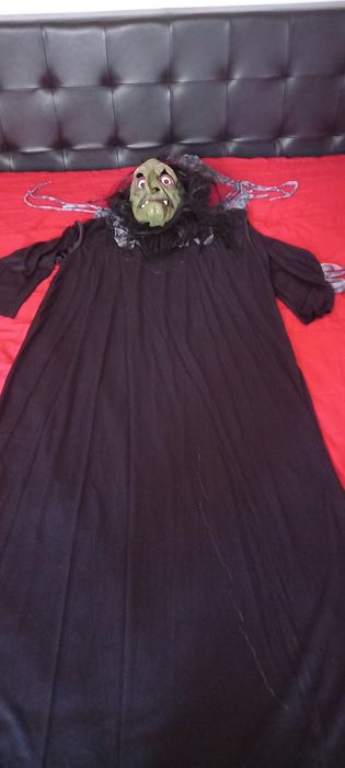 Máscara de walloween e fato