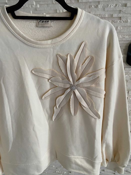 Xana bluza bawełniana beżowa  z dużym kwiatem 3D