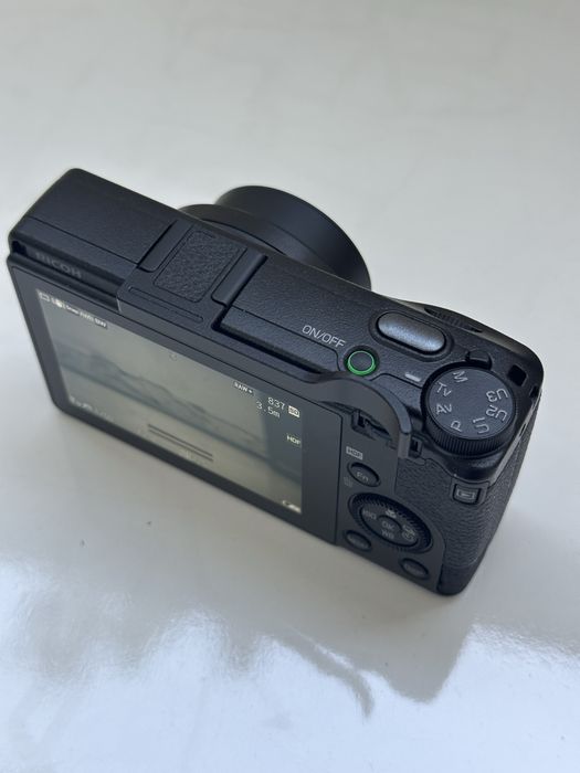 Ricoh GR3X + Extras
